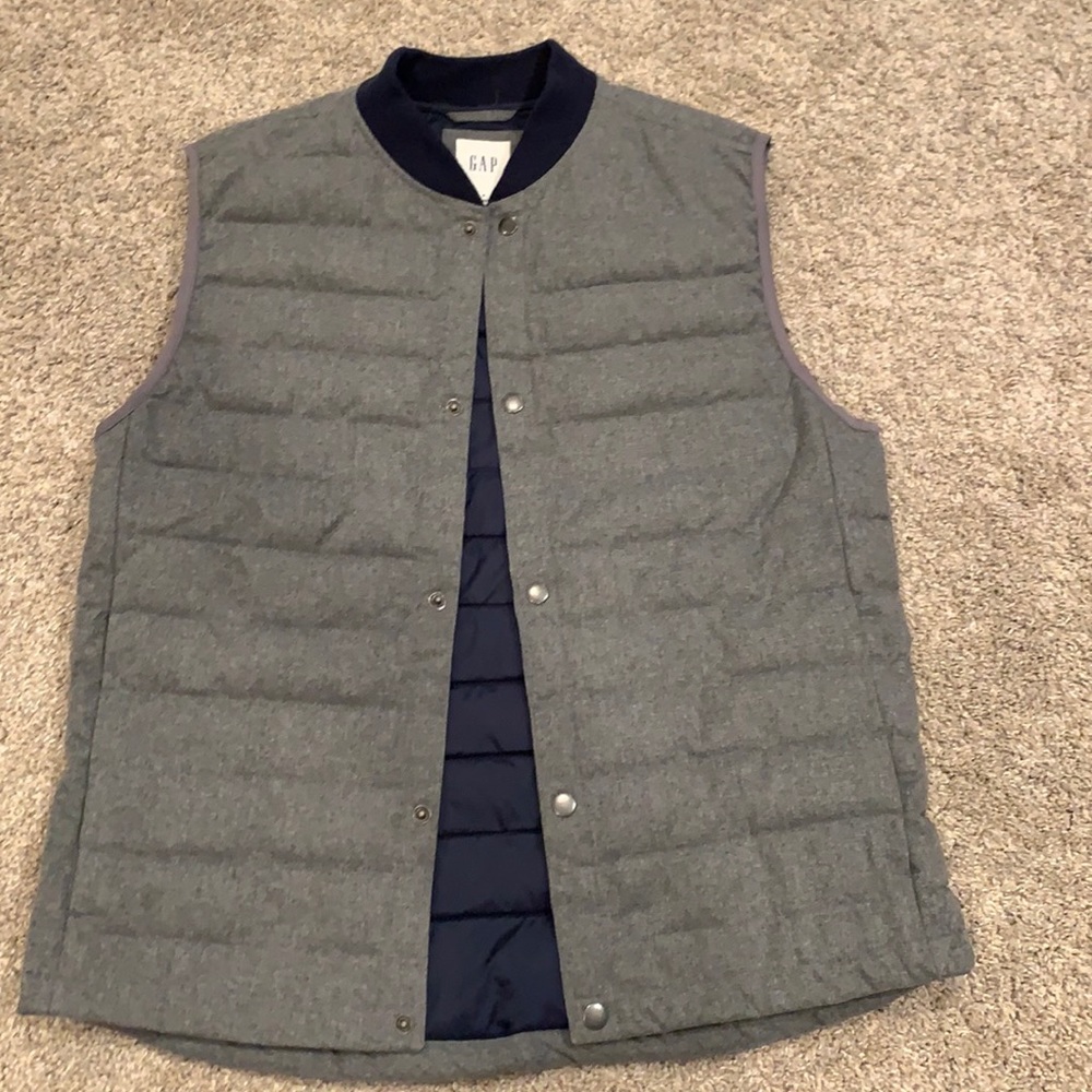 Men’s GAP Vest size medium